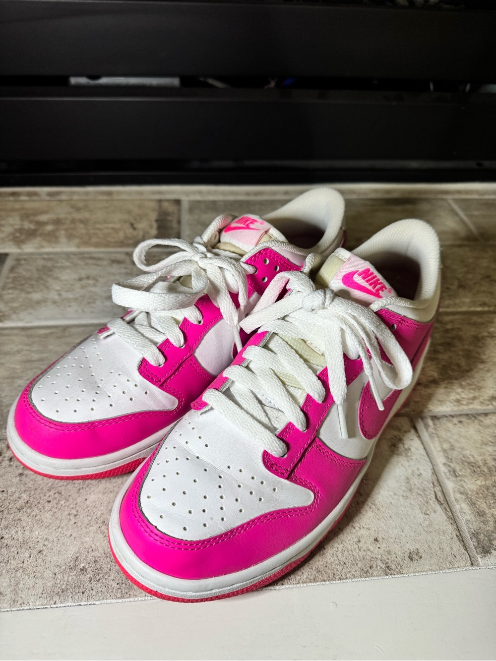 Nike Low-Top Sneakers in White and Hot Pink
